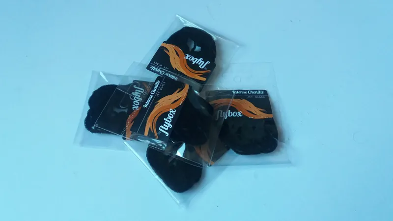 Flybox Intense Chenille in Jet Black-1